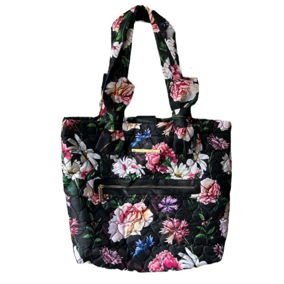 NWOT Betsey Johnson weekender NWT) black Floral quilted tote bag shoulder straps - Picture 1 of 8
